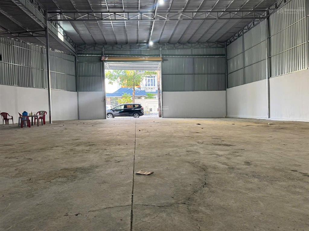 Kho  xưởng lô góc 450m² ngay trung tâm tp