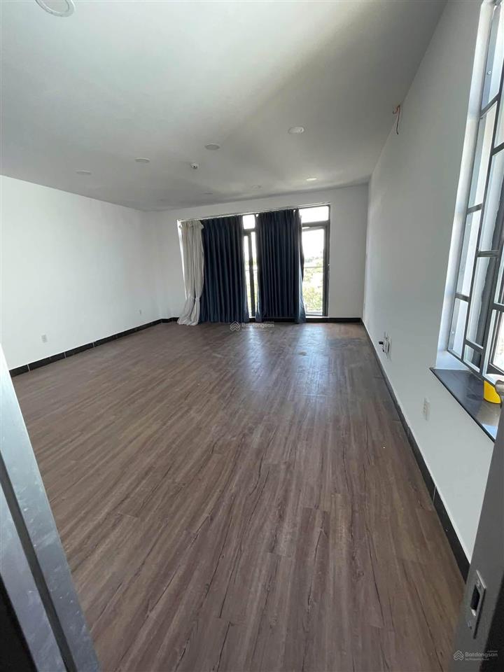 Mbkd vị trí đẹp mặt tiền thích quảng đức