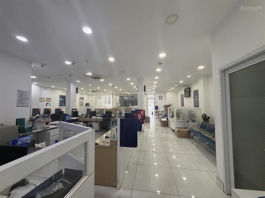 Tòa nhà 1.350m2 mặt tiền đại lộ bình dương ngay becamex tower