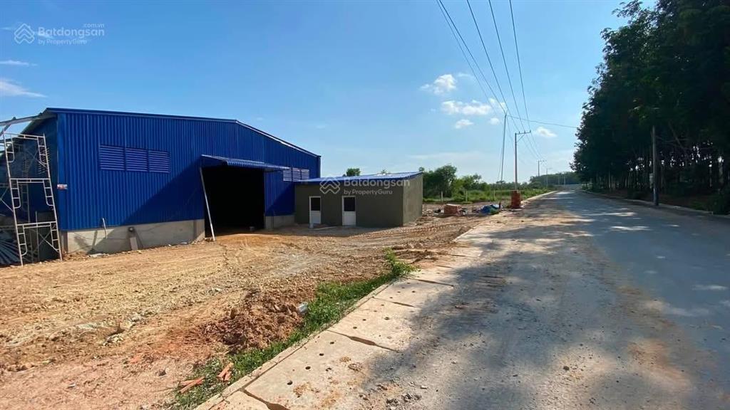 Xưởng 2.100m2 khuôn viên 2.500m2 đất cuốc, tân uyên