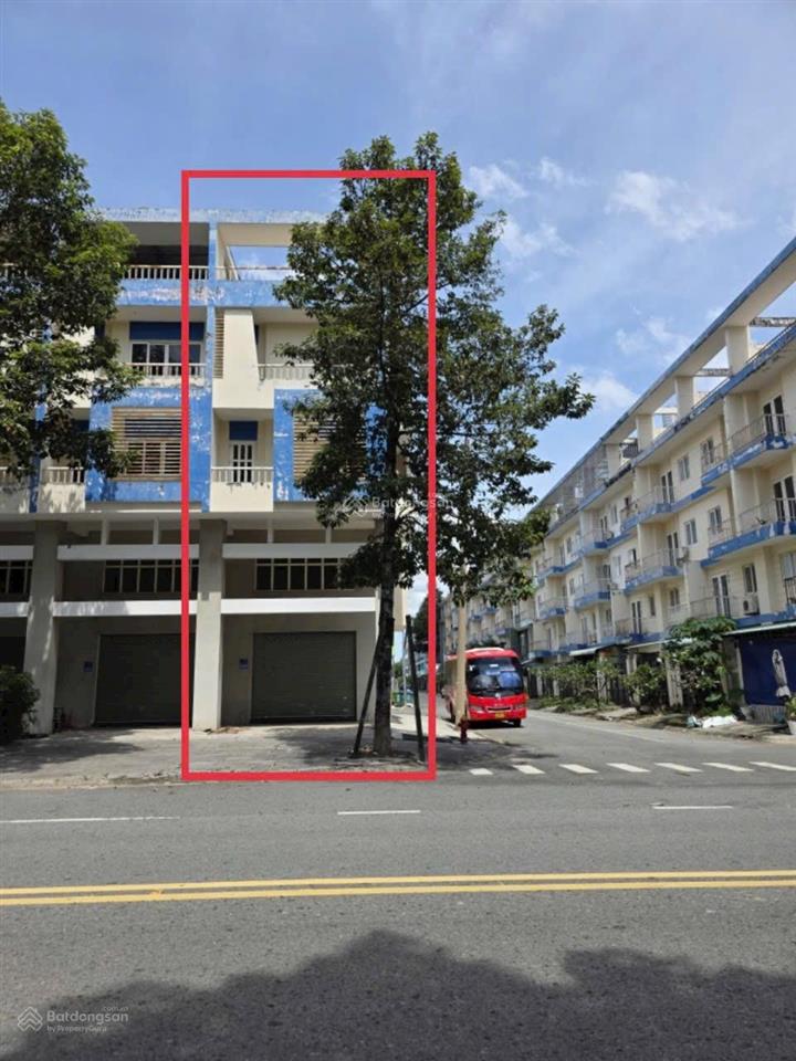 Căn góc 6 x 20, 3 mặt tiền bùi thị xuân, thành phố thủ dầu một