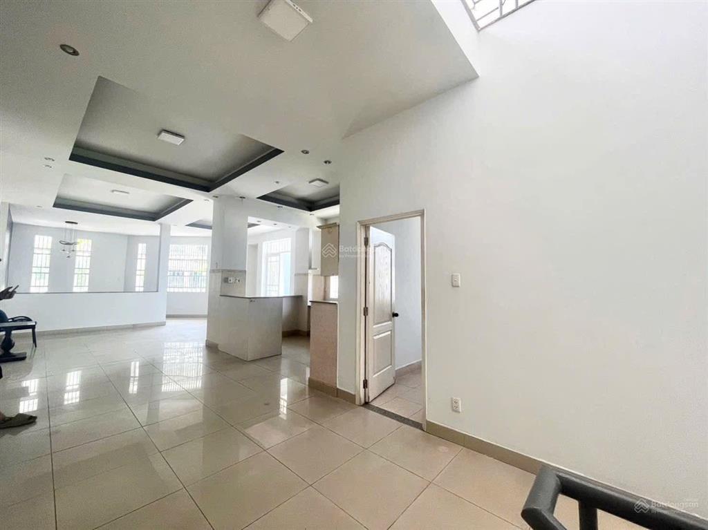 Nhà căn góc 8 x 25m kdc chánh nghĩa