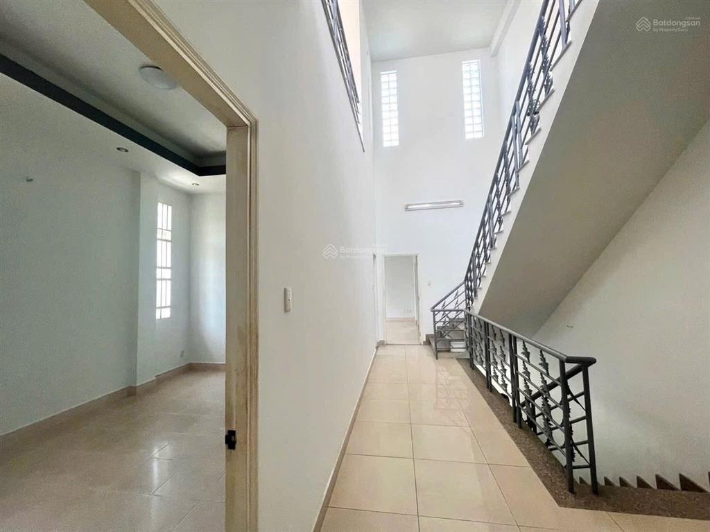 Nhà căn góc 8 x 25m kdc chánh nghĩa