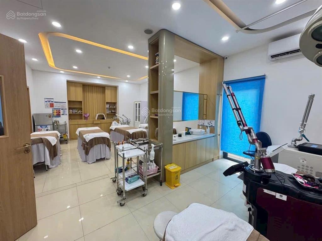 Tòa nhà 10x20m, 4 tầng kdc chánh nghĩa