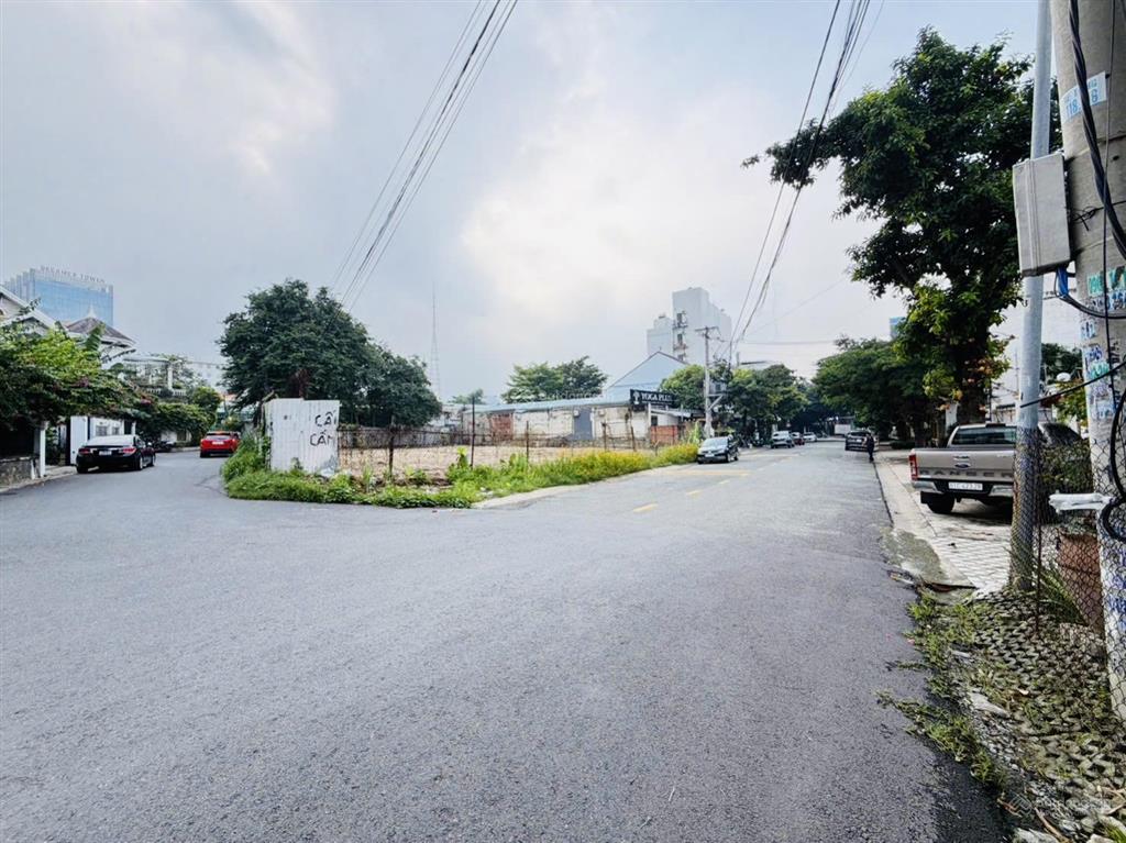 Đất 862m2 lô góc 3 mặt tiền kdc chánh nghĩa