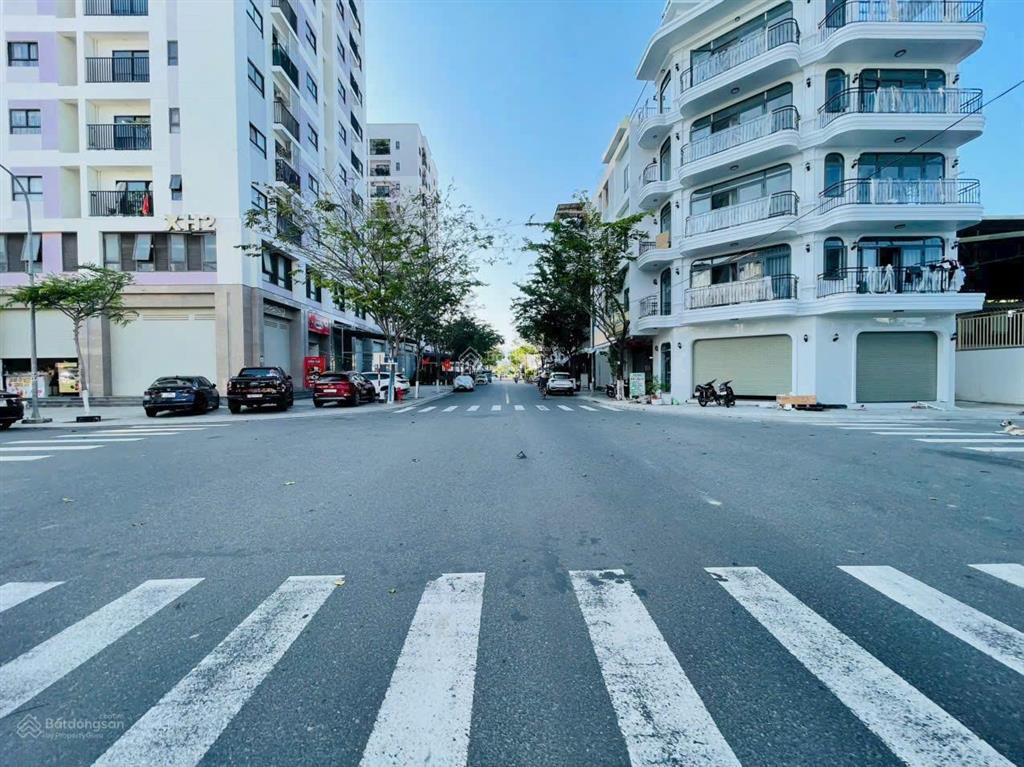 Bán nhà phố vcn phước long 2 đối diện công viên giá chỉ hơn 10tỷ