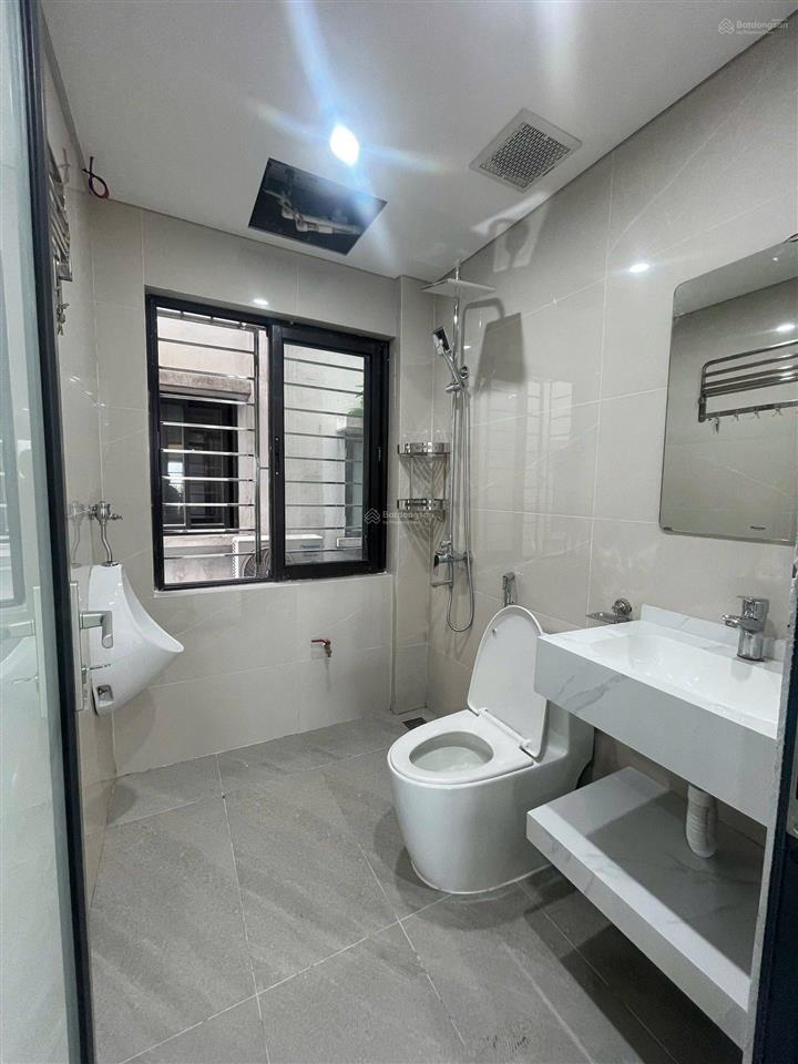 Tôi cần cho thuê nhà đại kim  hoàng mai, khu phân lô, oto đỗ cửa, dt 60m*5 tầng, giá thuê 18 triệu