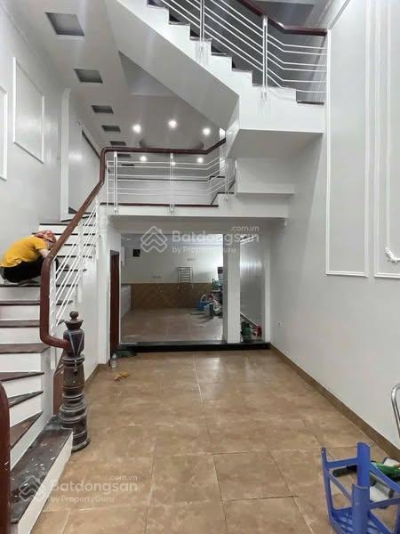 Tôi cần cho thuê nhà đại kim  hoàng mai, khu phân lô, oto đỗ cửa, dt 60m*5 tầng, giá thuê 18 triệu