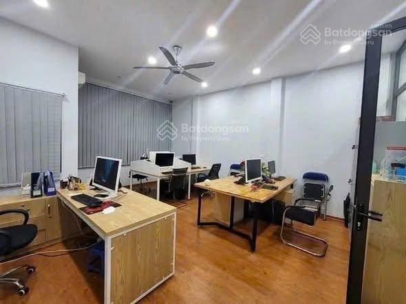 Cho thuê nhà lk khu đt định công dt 80m2*4 tầng, khu phân lô oto, văn phòng, lớp học, ở gđ, 20tr/th