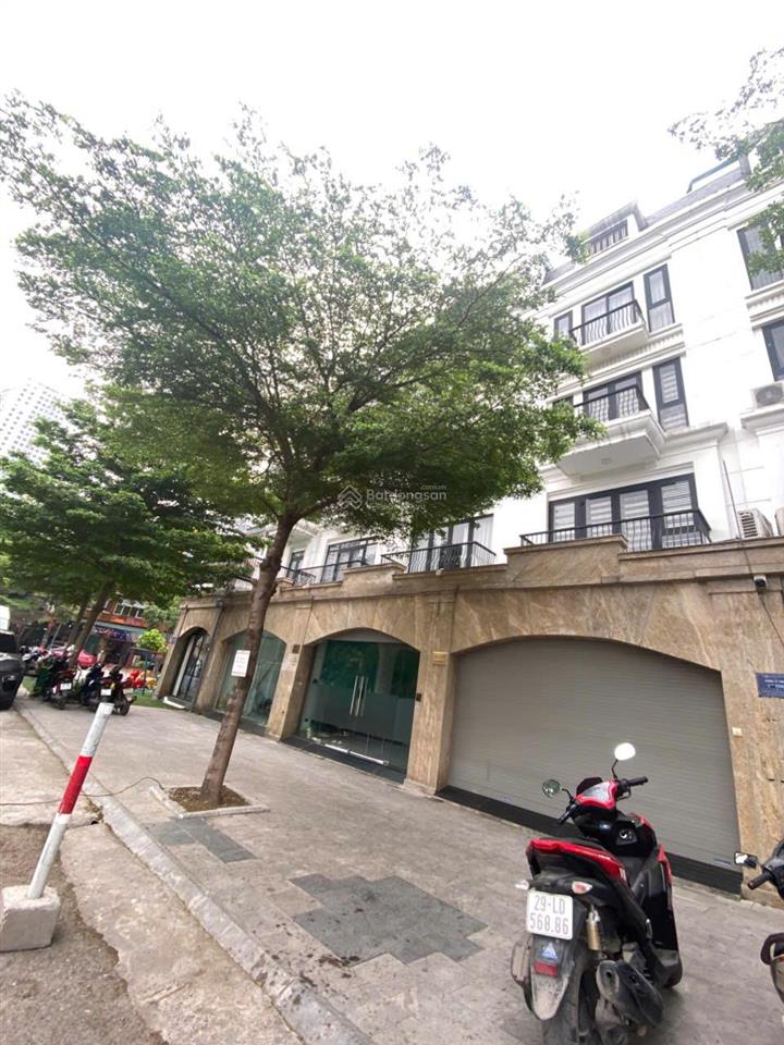 Cho thuê nhà lk tại kim văn  kim lũ, ngay gần trường ngôi sao,dt 80m*5 tầng,thang máy, giá 30tr/th