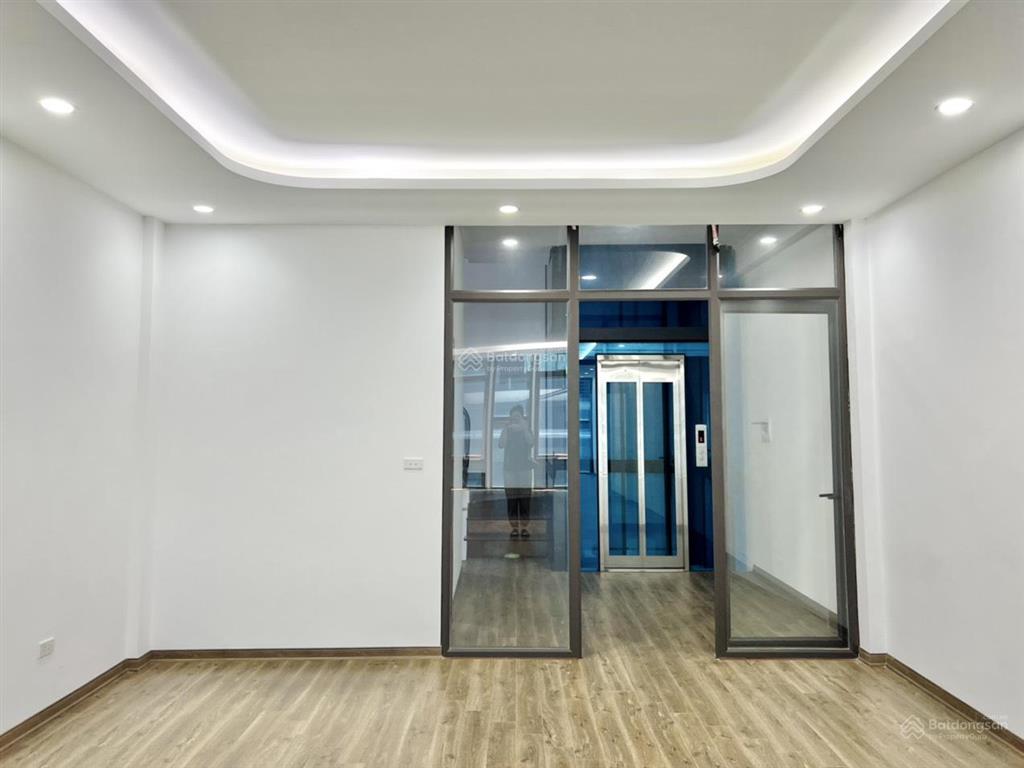 Cho thuê nhà tại khu lk đại kim mới thuộc phường định công, dt 80m*5 tầng, thang máy giá thuê 30tr