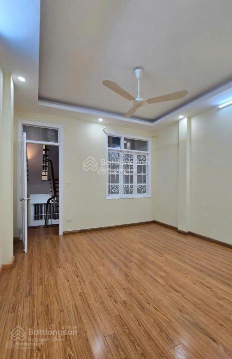 Cho thuê nhà nguyễn cảnh dị  định công, có 7pn, oto xe máy đỗ thoải mái ngày đêm, giá thuê 18tr/th