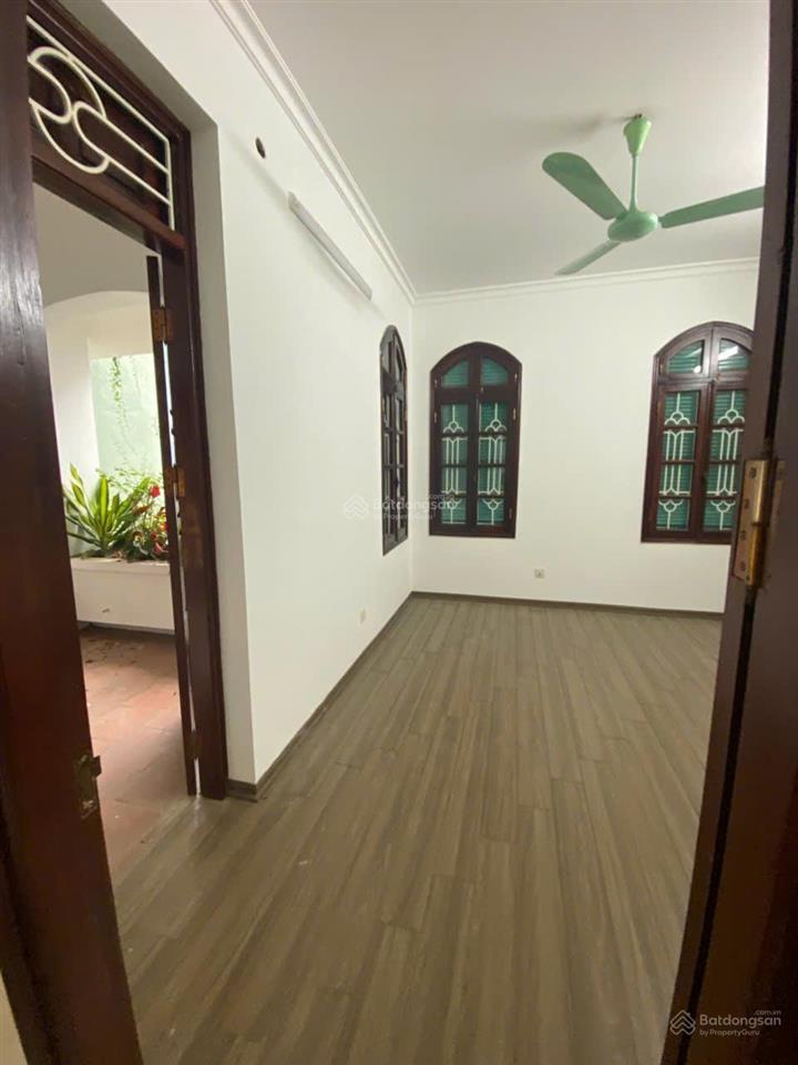 Cho thuê nhà nguyên căn dt 60m*5 tầng tại nguyễn cảnh dị  định công, oto đỗ cửa ngày đêm, giá 18tr
