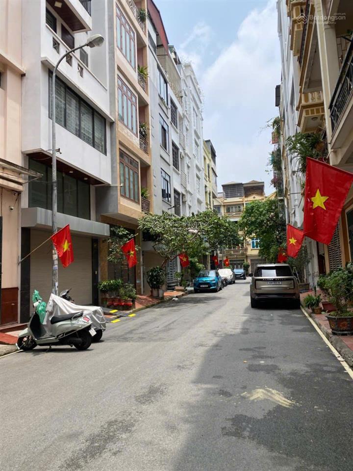 Cho thuê nhà nguyên căn 5 tầng, tại khu phân lô nguyễn cảnh dị  hoàng mai, giá thuê 18,5tr/th