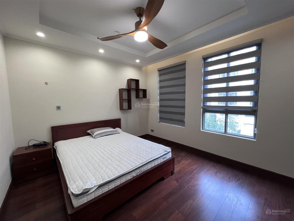 Cho thuê nguyên căn phố lê trọng tấn  thanh xuân, nhà đẹp, vị trí thoáng, kinh doanh kết hợp ở.