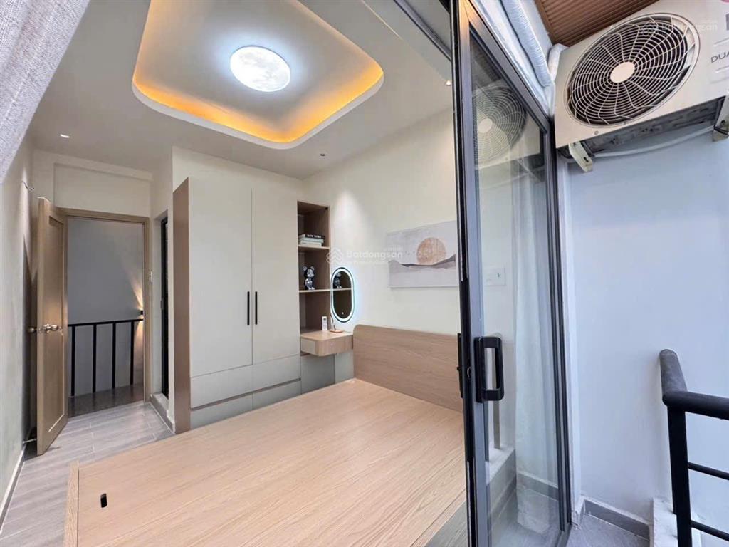 Sát mặt tiền phan đình phùng , chỉ 4,69 tỷ