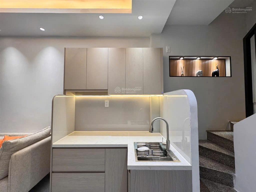 Sát mặt tiền phan đình phùng , chỉ 4,69 tỷ