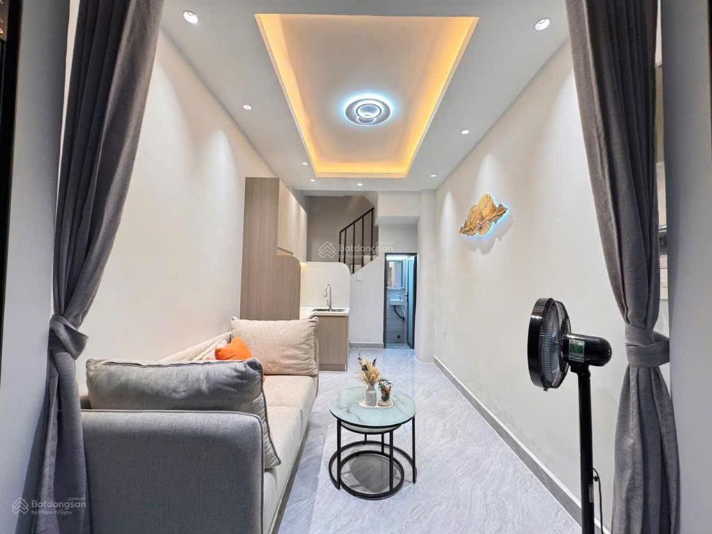Sát mặt tiền phan đình phùng , chỉ 4,69 tỷ