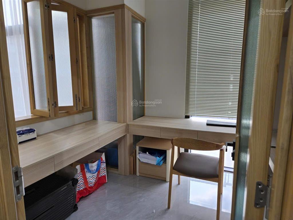 Cho thuê penthouse sora gardens 2, 2pn, 1 phòng sách, 2wc, giá thuê 48tr vnd/tháng (gồm pql)
