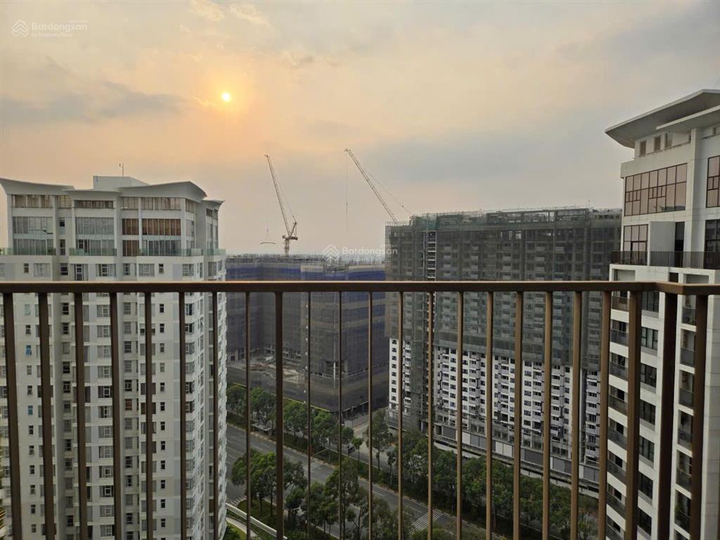 Cho thuê penthouse sora gardens 2, 2pn, 1 phòng sách, 2wc, giá thuê 48tr vnd/tháng (gồm pql)