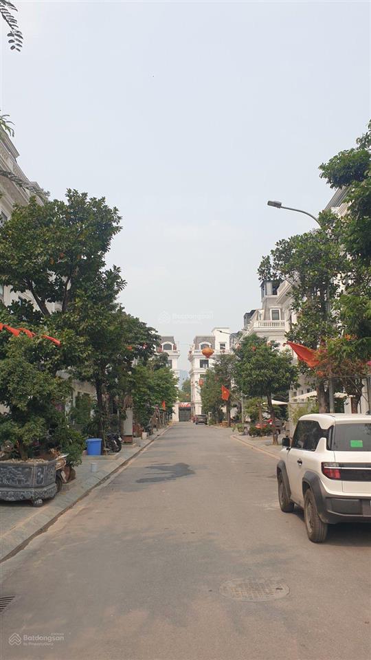 Bán gấp căn btlk tuyệt đẹp. 100m2, 4 tầng, mặt tiền 6m. oto đỗ cửa, gần ngã tư lê giản  đường 70