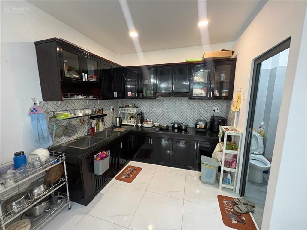 Hẻm xe hơi thông gò dầu, p.tân sơn nhì, q.tân phú  nhà mới 3 tầng đúc  giá 7.35 tỷ thương lượng.