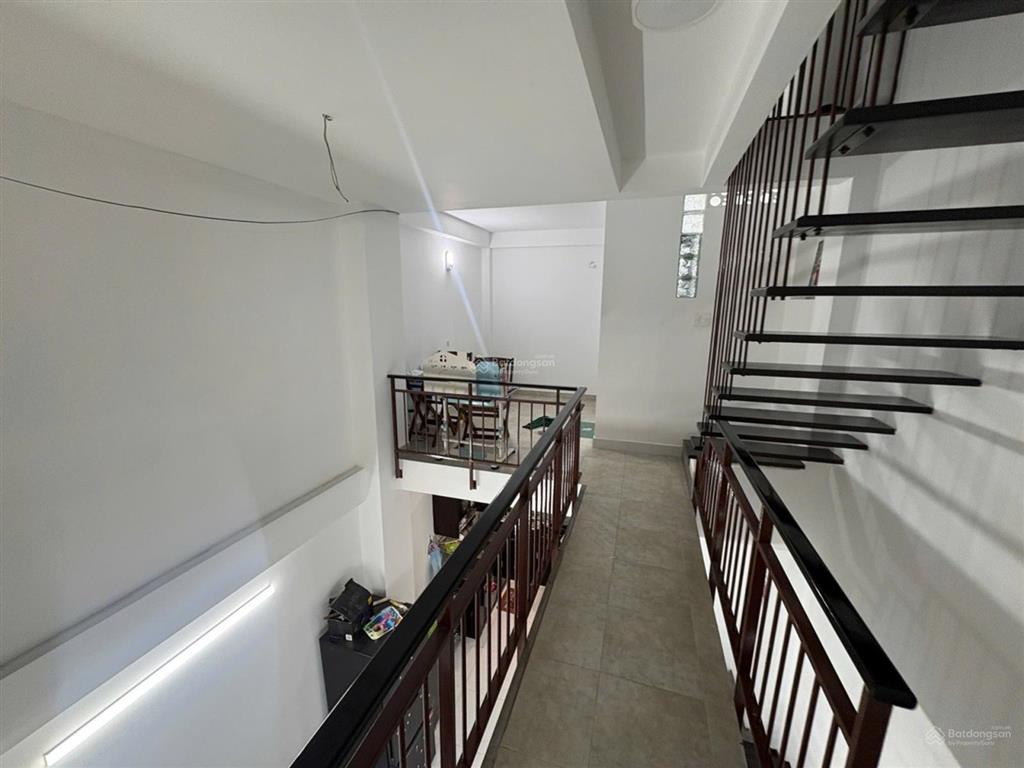 Hẻm xe hơi thông gò dầu, p.tân sơn nhì, q.tân phú  nhà mới 3 tầng đúc  giá 7.35 tỷ thương lượng.