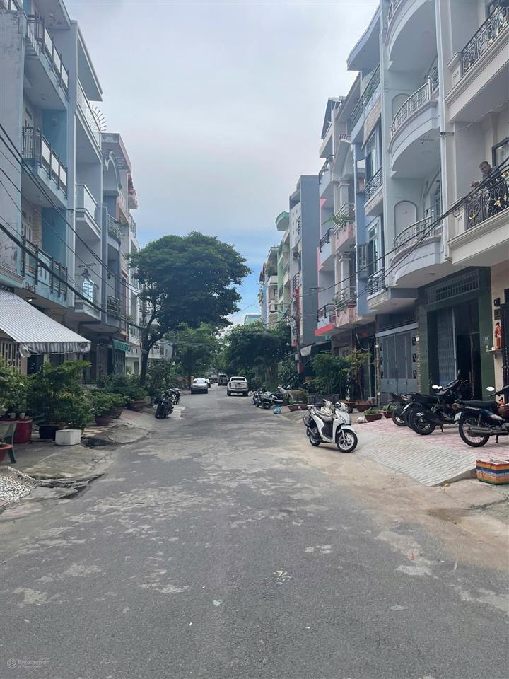 Khu công viên lũy bán bích, tân phú  đường 12m  bán đất tặng nhà 70m2 (4.4 x 16m)  giá 7.9 tỷ
