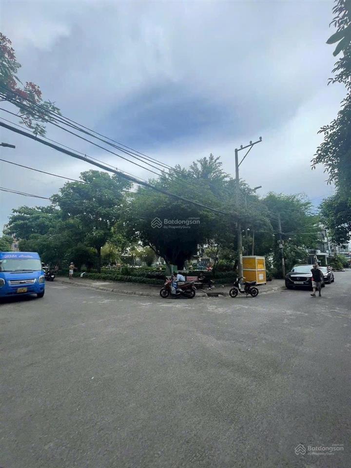 Khu công viên lũy bán bích, tân phú  đường 12m  bán đất tặng nhà 70m2 (4.4 x 16m)  giá 7.9 tỷ