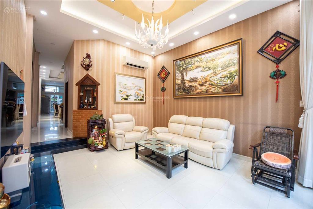 Bán nhà mặt tiền kinh doanh quận tân phú, đường thoại ngọc hầu. diện tích đất 155.2m2