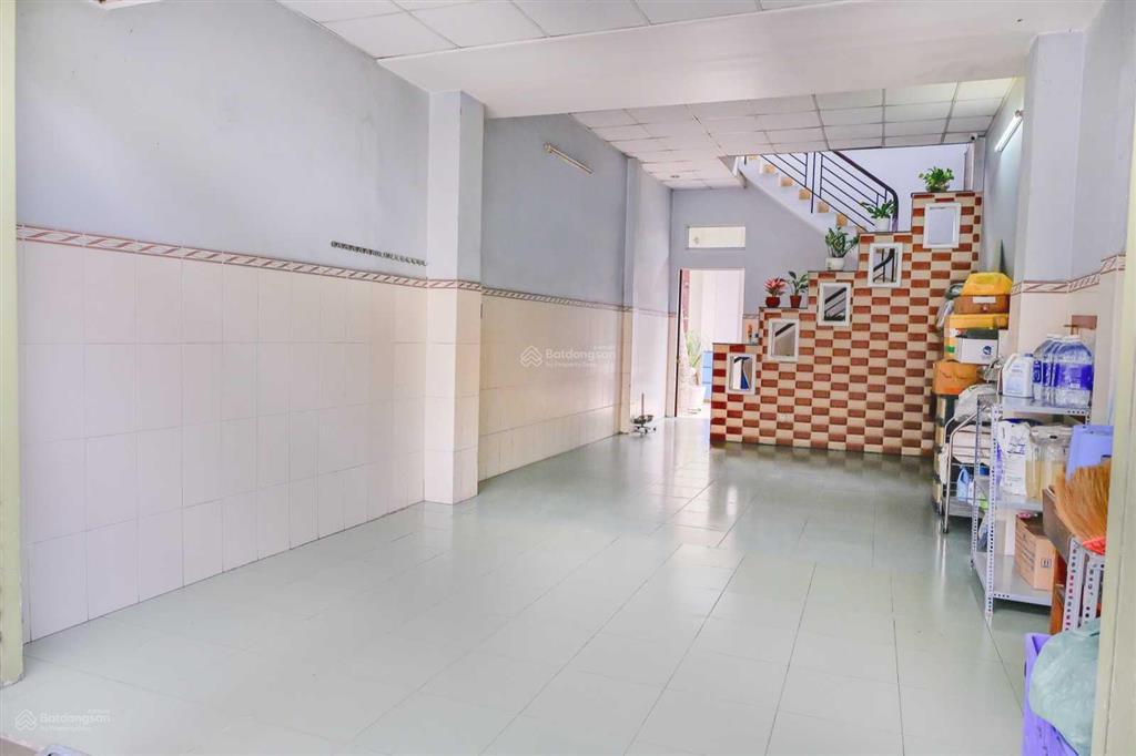 Bán nhà mặt tiền kinh doanh quận tân phú, đường thoại ngọc hầu. diện tích đất 155.2m2