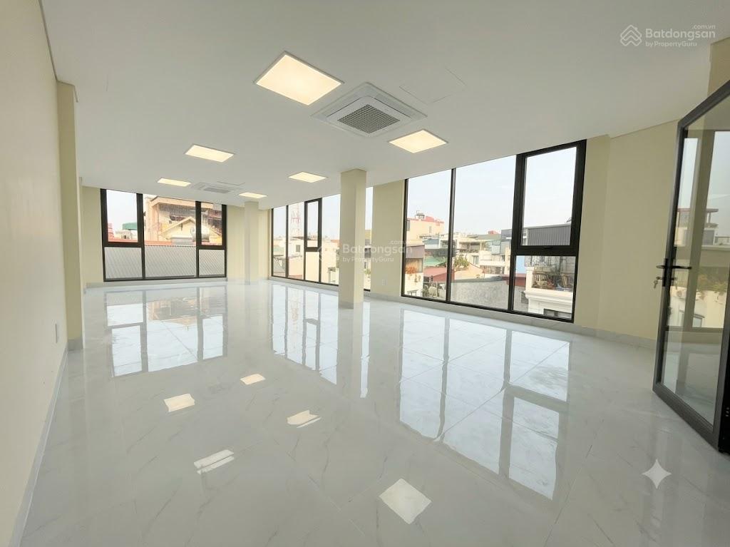 Cho thuê nhà nguyên căn phố thượng thanh  long biên  lô góc 3 thoáng  vỉa hè  ô tô tránh