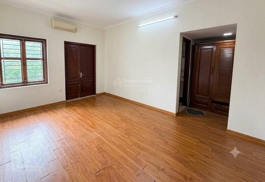 Cho thuê nhà nguyên căn  vũ đức thuận  việt hưng, long biên  96m2