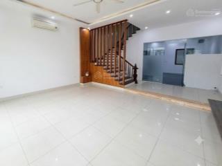 Cho thuê nhà nguyên căn  vũ đức thuận  việt hưng, long biên  96m2