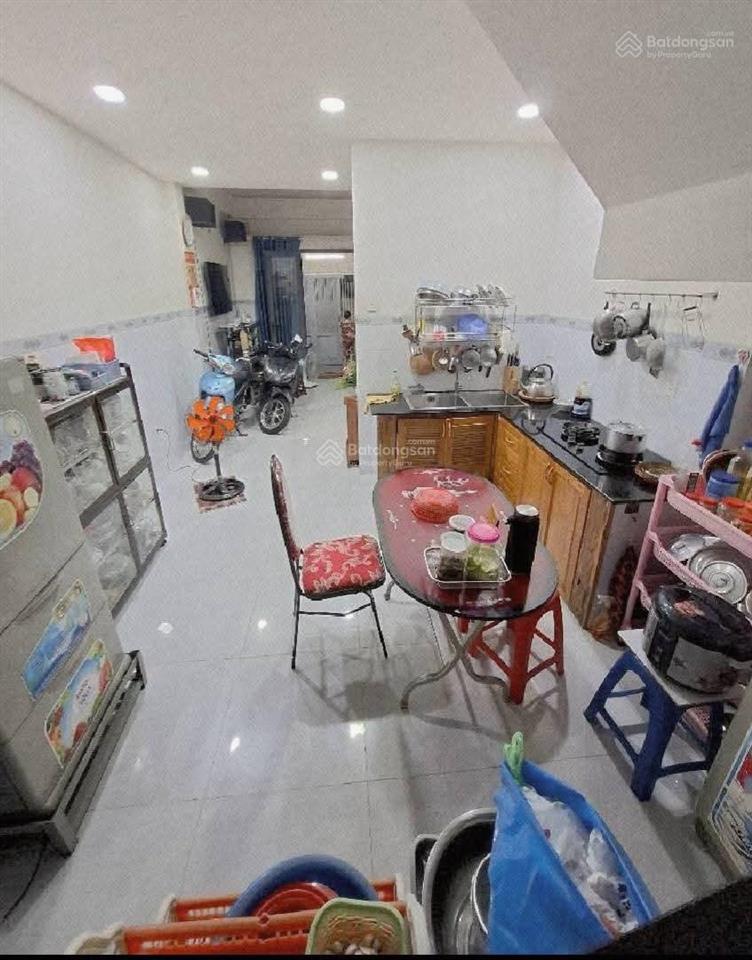 Bán nhà tân hoà đông ( 4 x 17 ) hẻm xe hơi sát mặt tiền 2 tầng đúc 3pn vào ở ngay nhỉnh 6 tỷ.