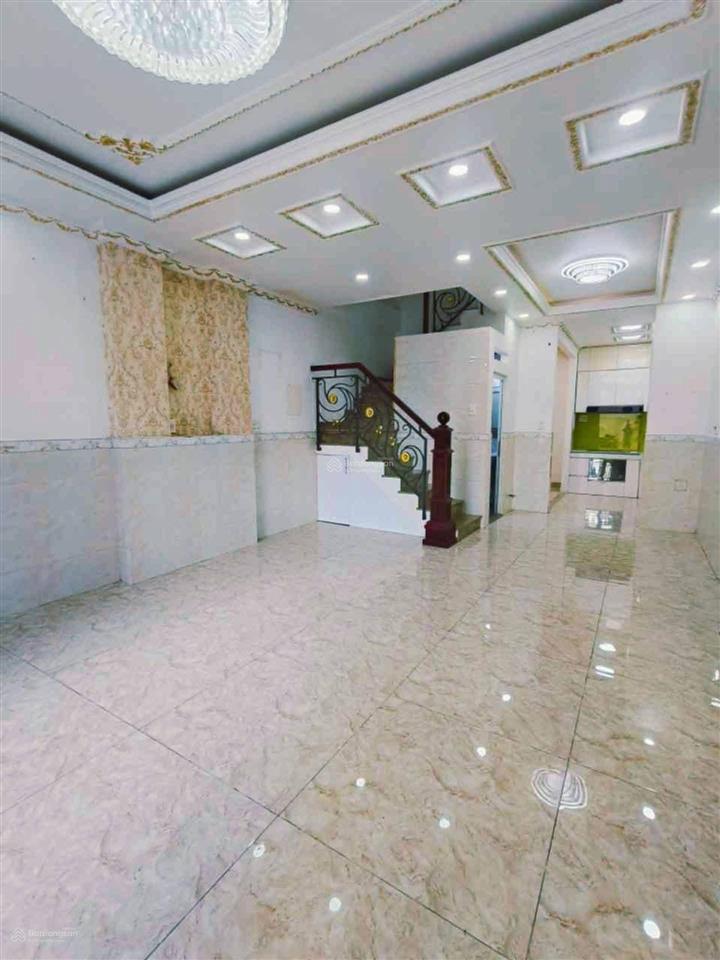 Hậu giang ( 4 x 18 ) hẻm 8m xe hơi vào nhà, 3 tầng đúc gần mặt tiền đường nhỉnh 9 tỷ.