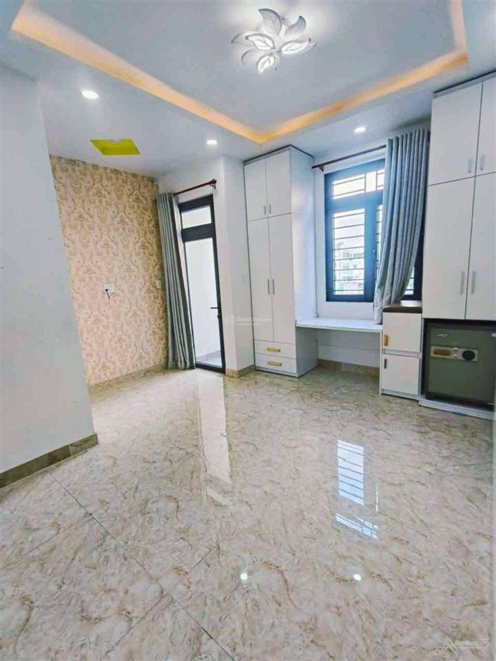 Hậu giang ( 4 x 18 ) hẻm 8m xe hơi vào nhà, 3 tầng đúc gần mặt tiền đường nhỉnh 9 tỷ.
