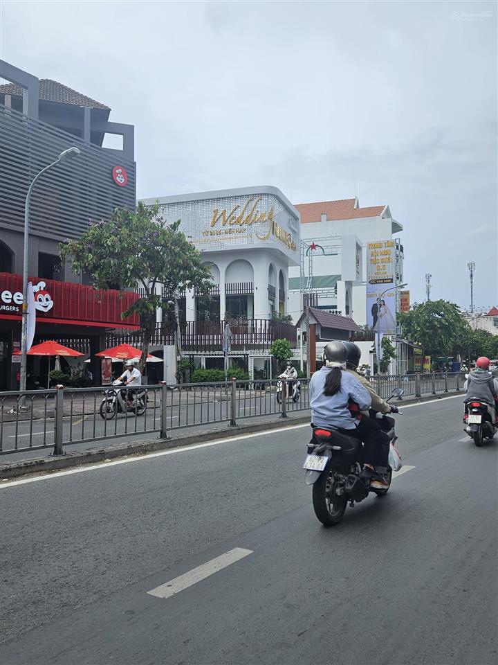 80m2 mặt tiền bà hom gần chợ phú lâm, 3 tầng đúc đoạn kinh doanh sầm uất nhỉnh 9 tỷ.
