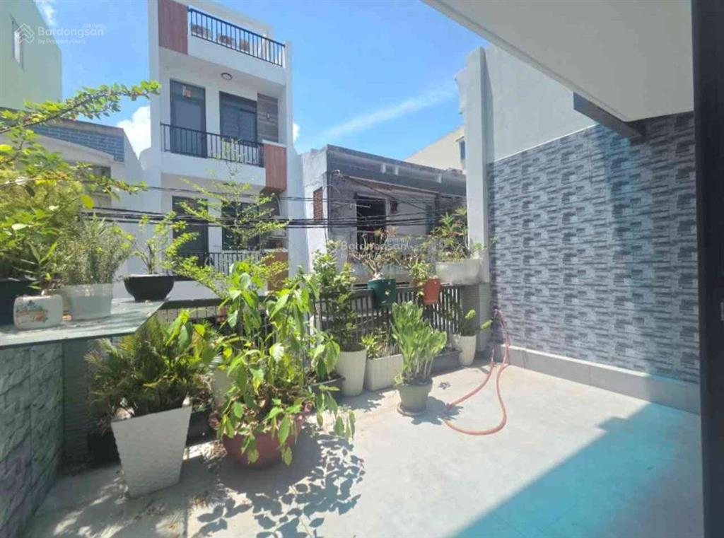 Cư xá phú bình khu đồng bộ hẻm xe hơi thông ( 4 x 12 ) 3 tầng đẹp lung linh.