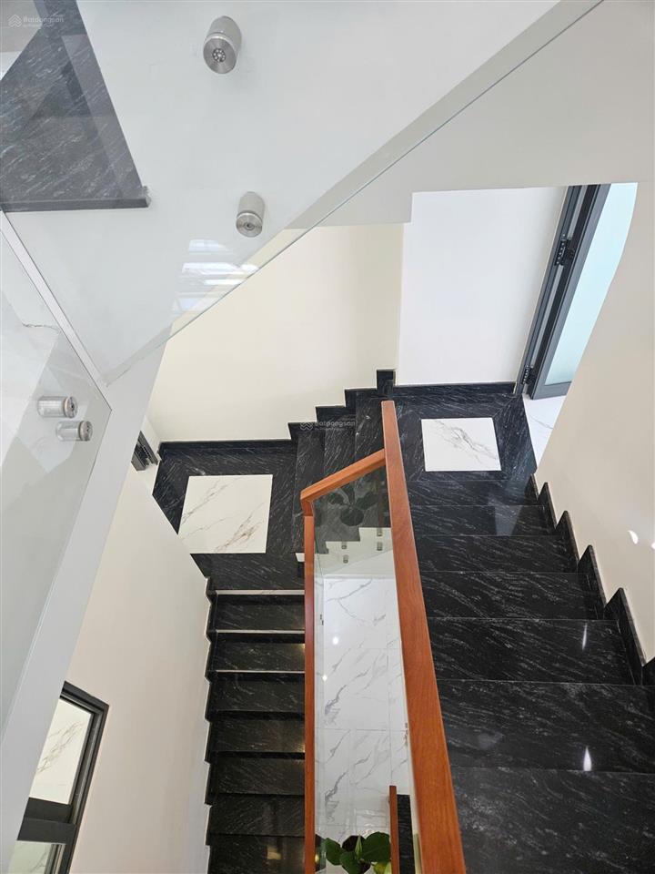 Cư xá phú thọ hòa gần đầm sen (4 x 17) khu đồng bộ hẻm 8m, 3 tầng mới đẹp ở ngay.