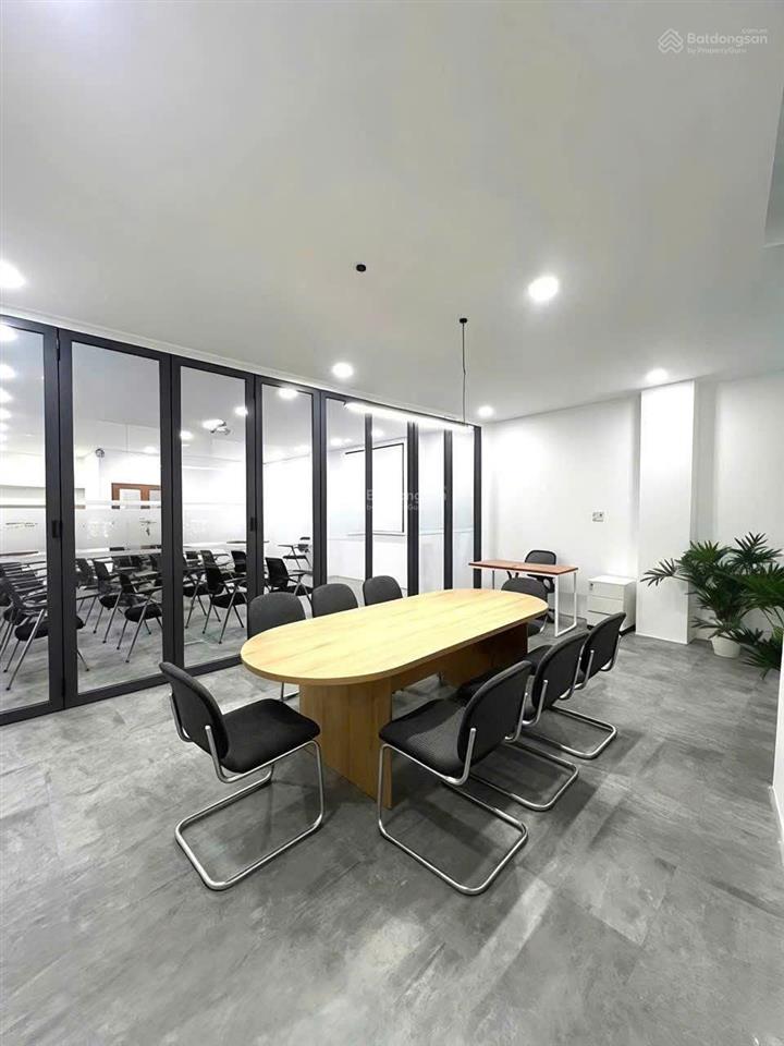 Cho thuê nhà 12c hoàng việt, phường 4, quận tân bình. gần vòng xoay lăng cha cả