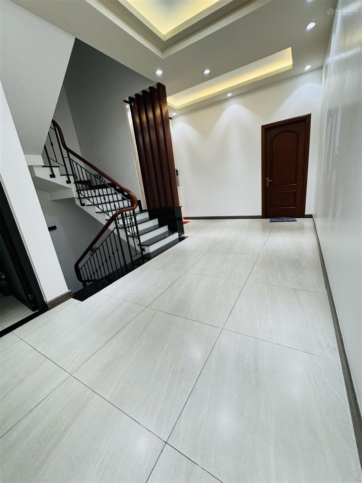 Cho thuê nhà 73 hoa sữa, phường cầu kiệu, tp. hcm gần công viên hải nam