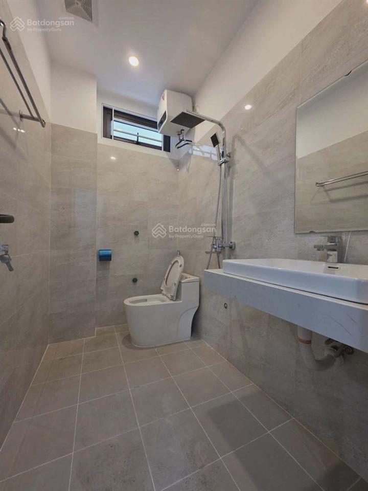 Bán nhà phú thượng quận tây hồ cách 1 nhà ra ngõ ô tô, thông diện tích 40m  giá 9,8 tỷ.