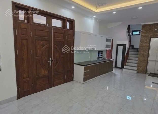 Bán nhà phú thượng quận tây hồ cách 1 nhà ra ngõ ô tô, thông diện tích 40m  giá 9,8 tỷ.