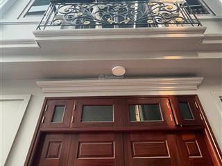 Bán nhà phú thượng quận tây hồ cách 1 nhà ra ngõ ô tô, thông diện tích 40m  giá 9,8 tỷ.