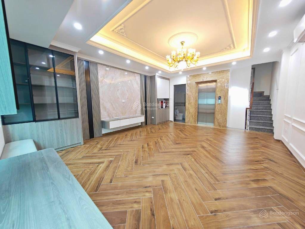 Nhà 7 tầng, thang máy  phạm văn đồng  cổ nhuế  thang máy  gara ô tô  giá 19 tỷ