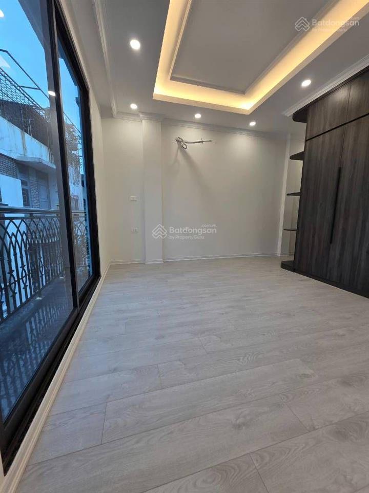 Nhà mới ở ngay phú thượng tây hồ  thang máy gần ô tô, hưởng trọn tiện ích kđt ciputra.