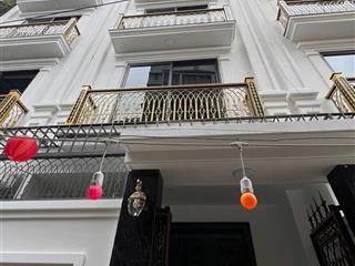 Nhà mới ở ngay phú thượng tây hồ  thang máy gần ô tô, hưởng trọn tiện ích kđt ciputra.