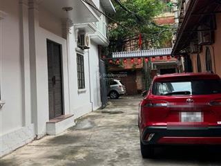 Bán nhà khu phân lô hoàng quốc việt, ô tránh trước nhà, gần phố, 2thoáng trước sau.