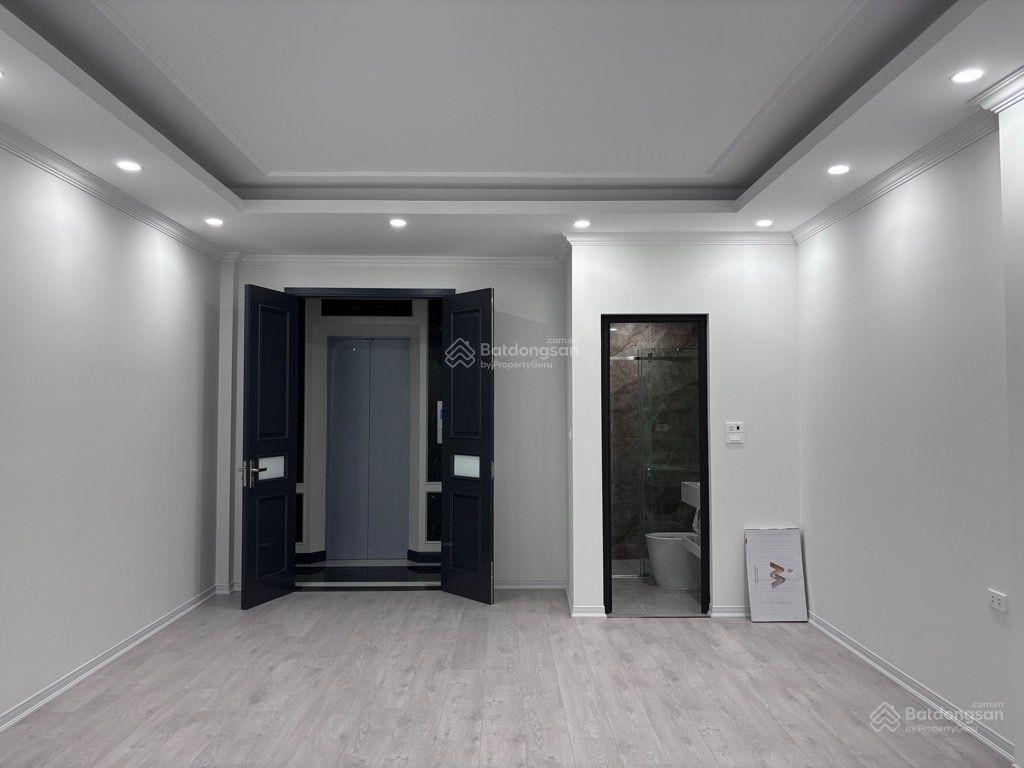 Nhà mới thang máy an dương vương phú thượng  view ciputra đẹp tuyệt.